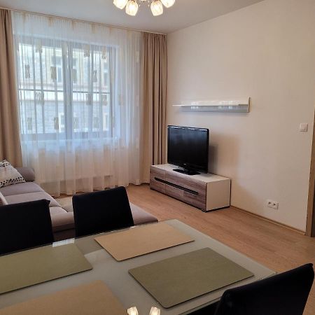 Apartment Svahova การ์โลวีวารี ภายนอก รูปภาพ